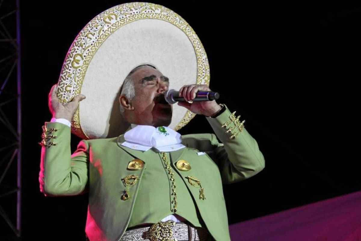 Vicente Fernández continúa con su despedida en Colombia