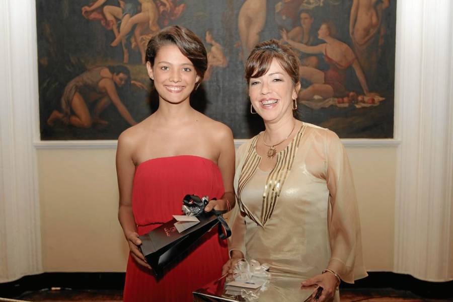 María Alejandra Domínguez Londoño, princesa 2012 – 2013, y Adriana McCormick Ramírez, capitana 2012- 2013. (Foto: Mauricio Betancourt/ VANGUARDIA LIBERAL)
