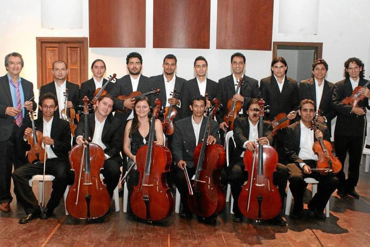 Eduardo Berrio Parra, Luis Fernando Briceño, Edward Andrés Pinto, Lina Tatiana Bautista, Jeferson Ramírez, Joan Sebastián Carrillo, Sergio Camilo Durán, José Manuel Florez, Diego Rivero, Juan José Cala Sarmiento, Óscar Mauricio Carrillo, Jonathan Layton Avila, Pedro Abdul Pinto, Marlon Andrés García, Hernán Darío Hernández y Antonio Hernández Valdivieso. (Foto: Mauricio Betancourt / VANGUARDIA LIBERAL)
