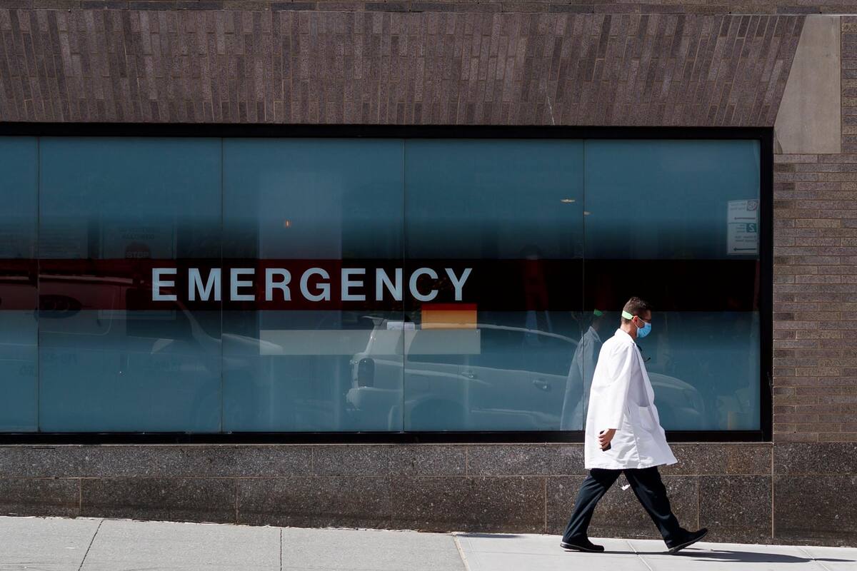 Cada semana, el servicio estadounidense de noticias de salud da a conocer los nombres de nuevas víctimas del coronavirus, y cada muerte se confirma de manera individual antes de publicarla. (Foto: EFE / VANGUARDIA)