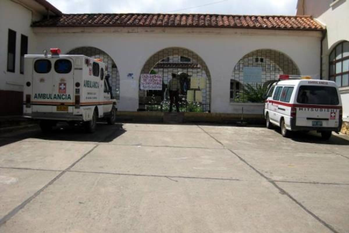 La Cooperativa de Trabajo Asociado que maneja los contratos de 25 trabajadores pagaría ayer el mes de marzo, luego que la Clínica Bucaramanga girara los recursos.(Foto: Archivo/VANGUARDIA LIBERAL)