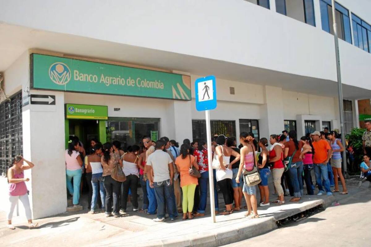 Ley Antitrámites aún no se cumple a cabalidad en el Puerto Petrolero (Foto: Edgar Pernett/VANGUARDIA LIBERAL)