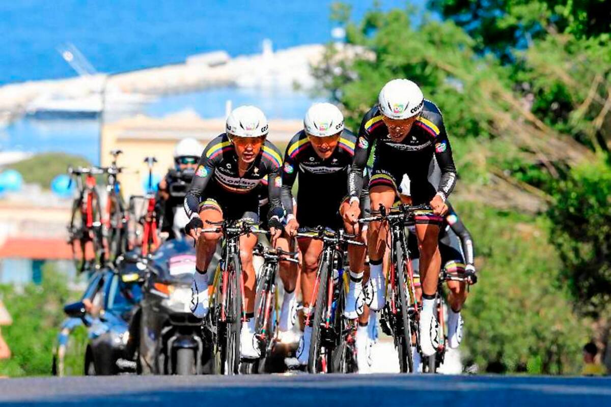 El Colombia – Coldeportes, cumplió con una aceptable actuación en la contrarreloj por equipos del Giro de Italia, y se mantiene a la expectativa de lo que pueda ser su actuación en las jornadas venideras de la ‘Corsa Rosa’. (Foto: Tomada de www.colombiacyclingpro.com / VANGUARDIA LIBERAL)