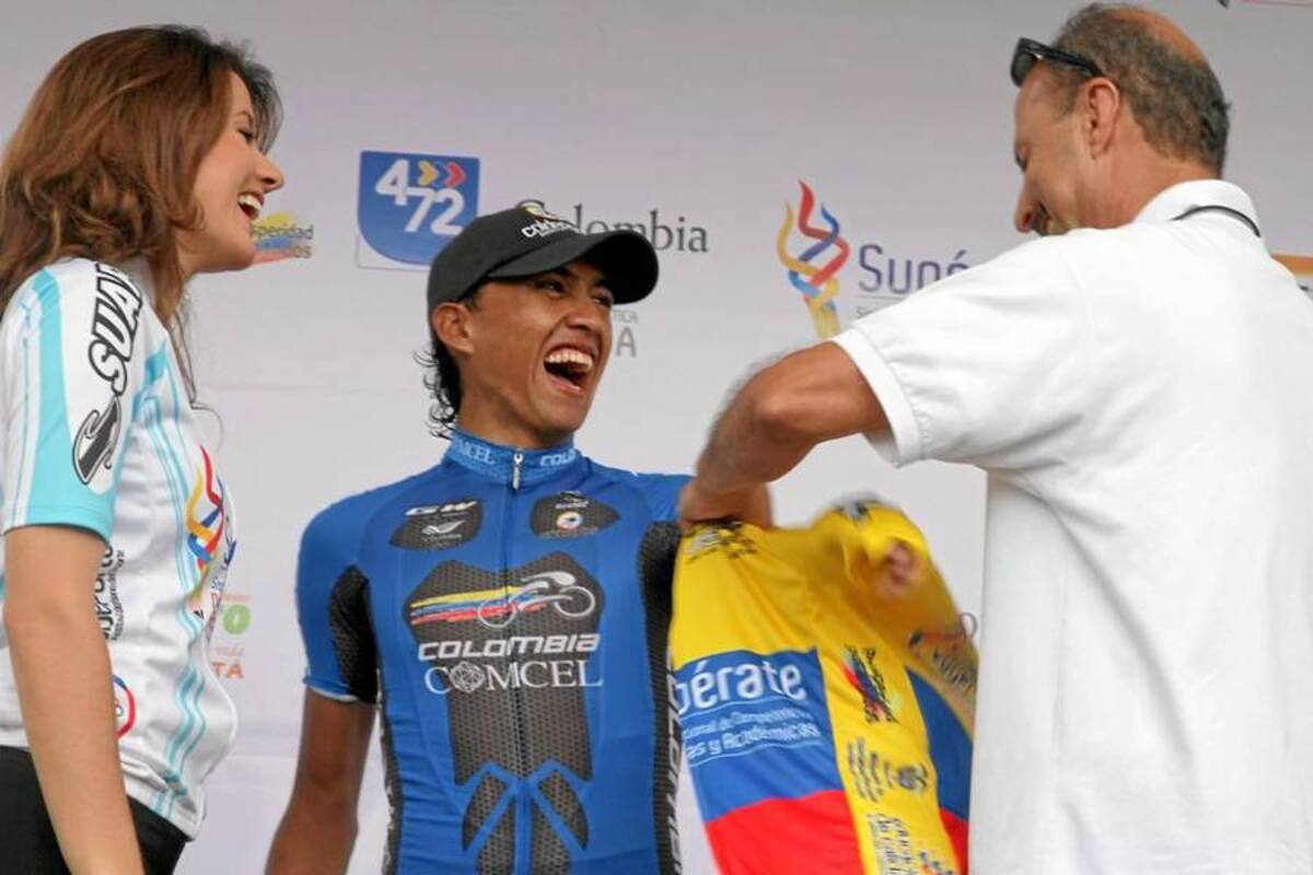 El santandereano Ronald Gómez se vistió de líder (Foto: Suministrada / equipodeciclismocolombiacomcel / VANGUARDIA LIBERAL)