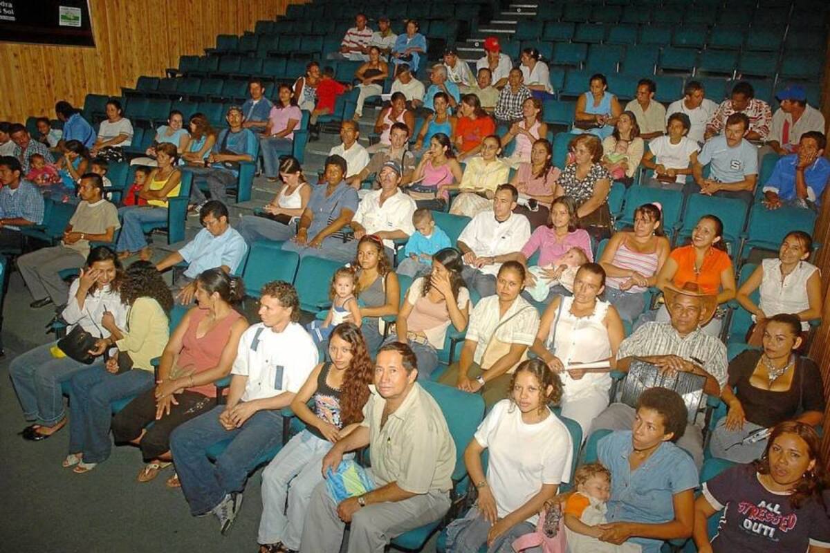 Las capacitaciones se realizan en el auditorio de la Casa de la Cultura Piedra del Sol de Floridablanca. (Foto: Suministrada/VANGUARDIA LIBERAL)