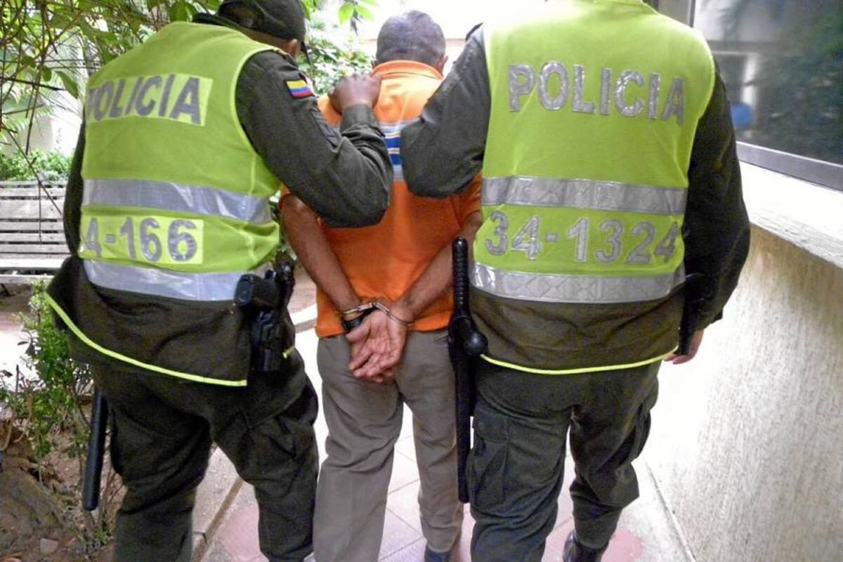 Luego de la captura, el agresor aceptó haber herido al conductor de la buseta con una navaja. Aseguró que lo agredió porque éste lo cerró en la vía. (Foto: Archivo / VANGUARDIA LIBERAL )
