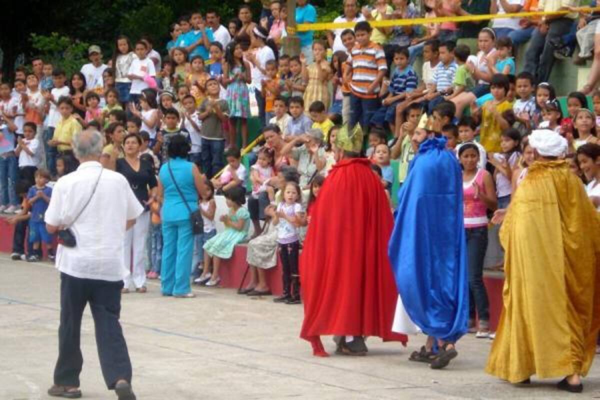 Se tiene previsto que la cabalgata de los 'Reyes Magos' llegue a Nueva Colombia a las 2:00 p.m. (Foto: Archivo / VANGUARDIA LIBERAL )