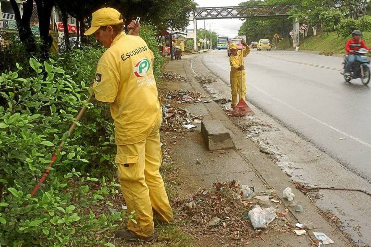 La PDS anunció que se adelanta, desde el 2012, los acercamientos con las empresas recolectoras y de aseo para sectorizar el sistema de barrido y mejorar con ello la limpieza en aquellos sectores donde no llegan las ‘escobas’. (Foto: Archivo/ VANGUARDIA LIBERAL )