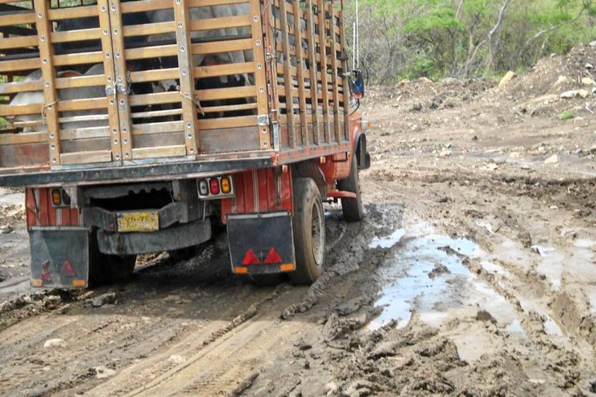 La comunicación vial sobre la cual están gestionando los alcaldes proyectos de inversión ante el ente gubernamental, se daría desde San Vicente de Chucurí hasta el Socorro. (Foto: Nancy Gómez /VANGUARDIA LIBERAL )