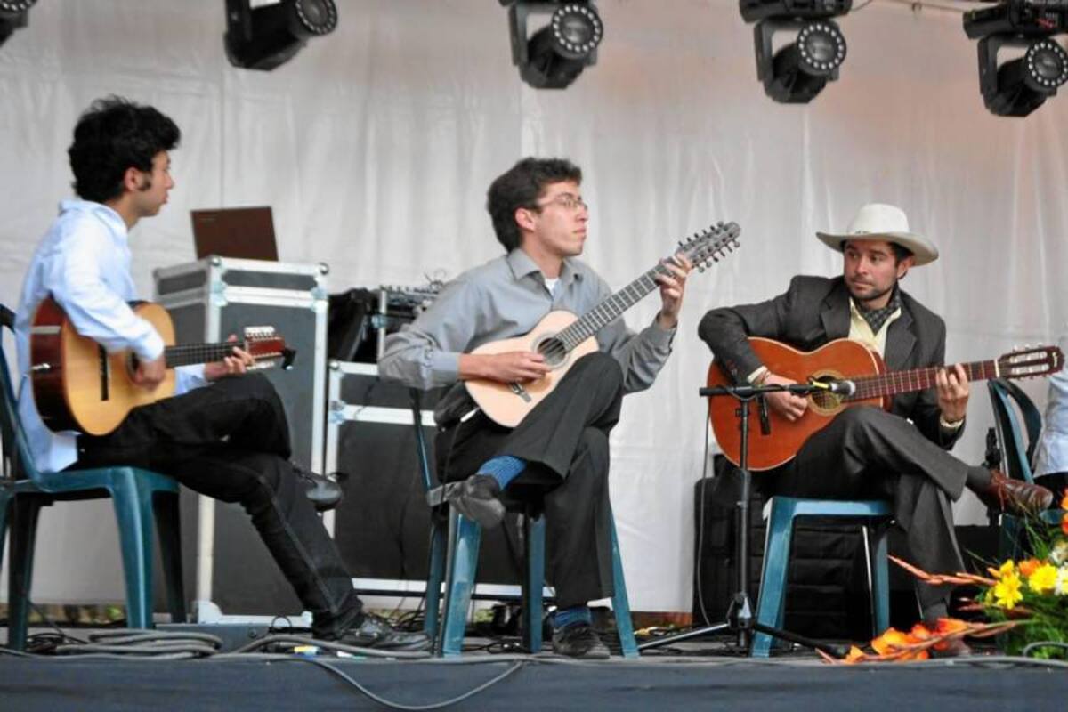 Intérpretes del requinto y el tiple provenientes de diversas ciudades del país, se darán cita el próximo viernes 7 de diciembre a partir de las 5 de la tarde en Vélez, en el marco de este primer concurso promovido por la Esvel y la Alcaldía de Vélez. (Foto: Luis Fernando Martínez Vargas /VANGUARDIA LIBERAL)