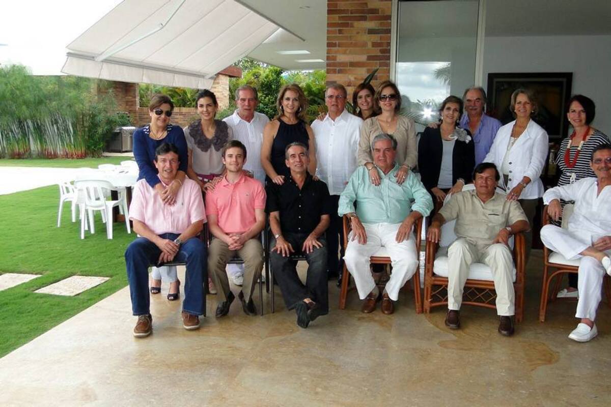 Silvia Suescún, María Catalina Marín, Alberto Montoya, Marcela Beltrán, Virgilio Galvis, Elizabeth Prada, Sheyla Assaff, María Teresa Ordúz, Alejandro Latorre, Nhora Loza, Conny Muñoz, Álvaro Marín, Adam Kempf, Jorge Enrique Chona, Jorge Azuero, Rafael Marín y Mauricio Camargo. (Foto: Suministrada/VANGUARDIA LIBERAL)