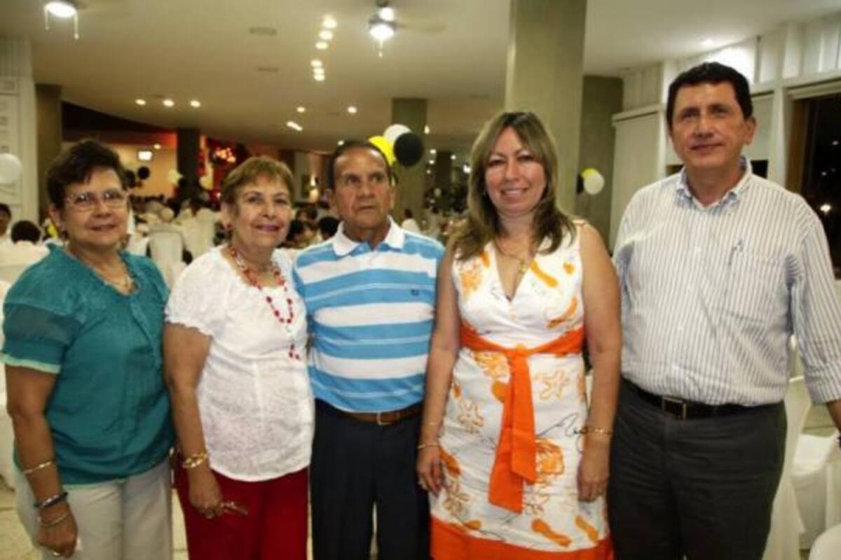 Raquel Vásquez, Miriam Medina, Rafael del Castillo, Claudia Andrade y Germán González.