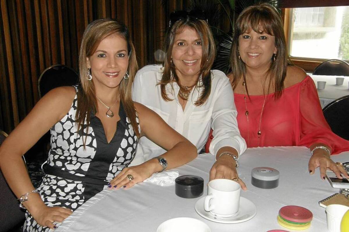 Maribel Arciniegas, Edith Salcedo y María González. (Foto: Foto: Javier Gutiérrez / VANGUARDIA LIBERAL)