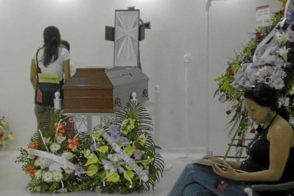El cuerpo está siendo velado en Los Olivos y hoy en la tarde será sepultado en el cementerio La Magdalena. (Foto: Édgar Pernett/ VANGUARDIA LIBERAL)