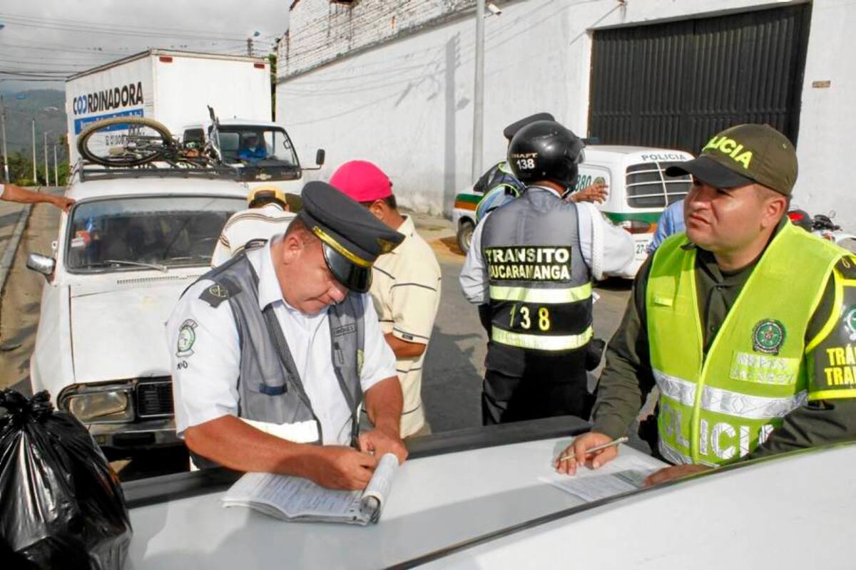 Las autoridades de Tránsito aseguran que se intensificarán los operativos contra el transporte ‘pirata’. (Foto: / VANGUARDIA LIBERAL)
