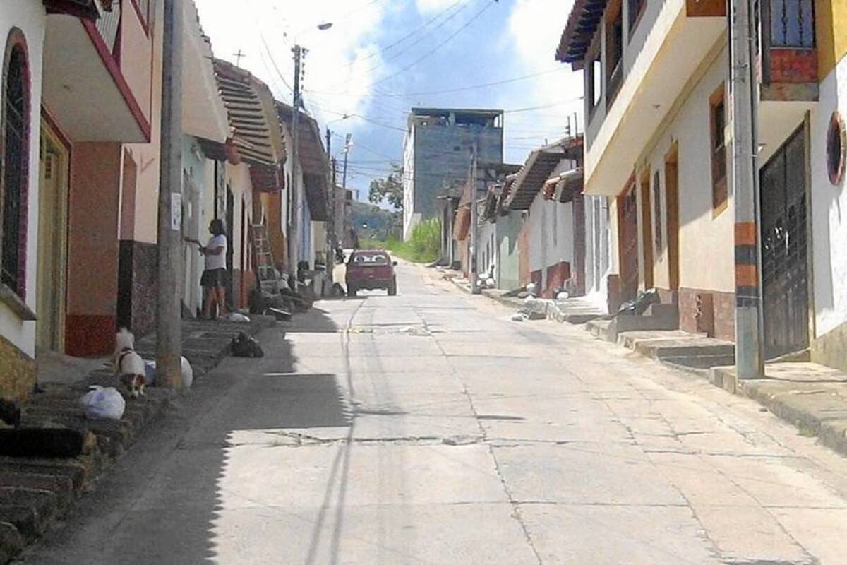 La semana pasada la empresa de aseo no hizo la recolección de los residuos sólidos en el horario establecido en los barrios José Antonio Galán, Bicentenario, Villa Paula y Los Pinos. (Foto: Nancy Gómez /VANGUARDIA LIBERAL)