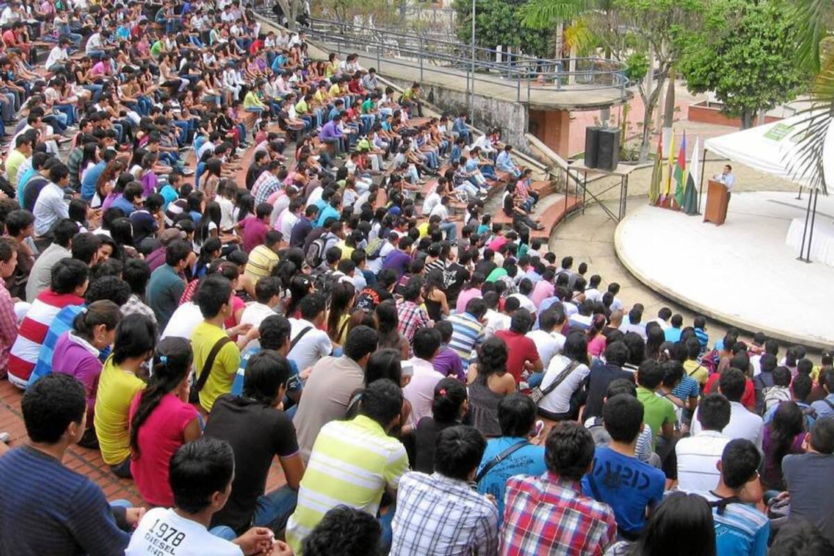 Aspectos del proceso de inducción desarrollado en la Universidad Industrial de Santander Sede Socorro, por parte del coordinador general y el personal a cargo de las distintas dependencias, orientado a los nuevos alumnos del Nivel Introductorio de diferentes municipios y ciudades. (Foto: Nancy Gómez Cala /VANGUARDIA LIBERAL )