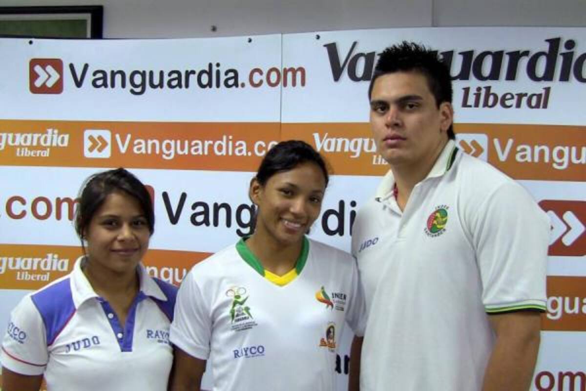 De izquierda a derecha, Yulieth Sánchez, Yadinis Amaris y Óscar Salazar. (Foto: Angélica Moreno / VANGUARDIA LIBERAL)