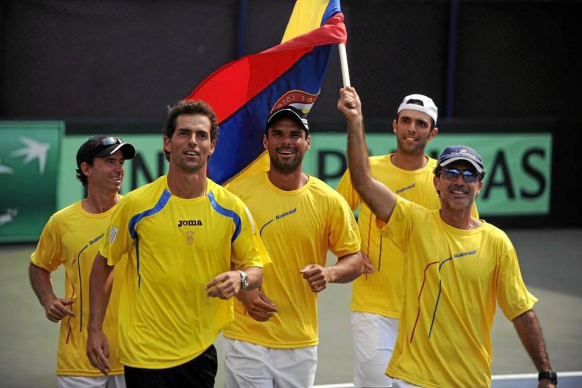 Robert Farah y Juan Sebastián Cabal, vencieron en un complicadísimo partido a la pareja uruguaya conformada por Marcel Felder y Ariel Behar, dándole a Colombia el punto definitivo para avanzar al repechaje del Grupo Mundial de la Copa Davis de Tenis. (Foto: AFP / VANGUARDIA LIBERAL)