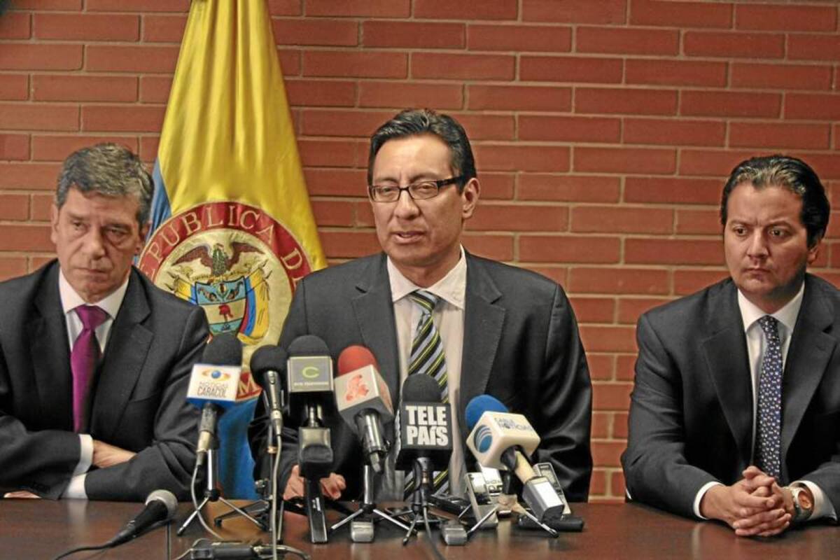 Ministro de Trabajo, Rafael Pardo; Viceministro de Empleo y Pensiones, Mauricio Olivera, Viceministro de Relaciones Laborales, David Luna. (Foto: Archivo/VANGUARDIA LIBERAL)