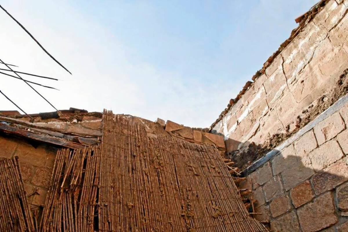 Llena de escombros permanece la capilla hasta que hagan presencia las autoridades encargadas de realizar los trabajos de restauración. (Foto: Suministrada/VANGUARDIA LIBERAL)