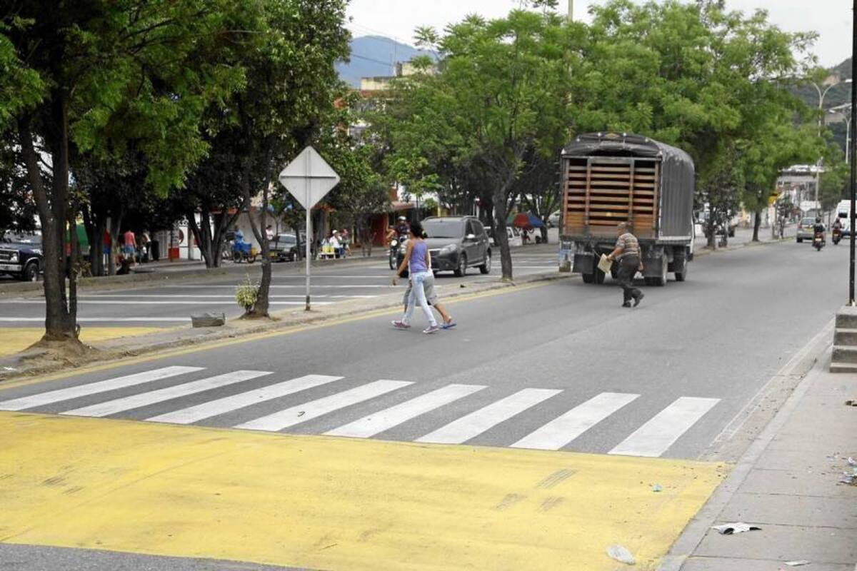 Tránsito ubicará ‘paleteros’ en vía del Rincón de Girón
