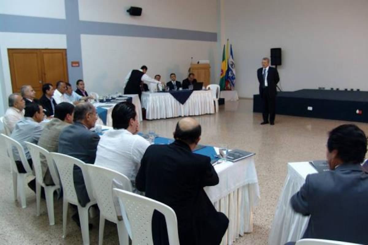 Al tiempo que los congresistas conocieron los beneficios que traerá para la región la zona franca Fosunab, se comprometieron a aunar esfuerzos para sacar adelante proyectos que beneficien a los dos departamentos.