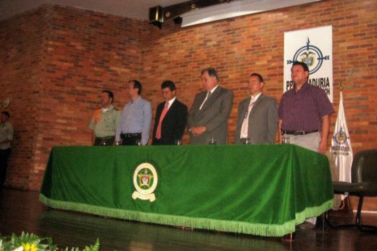 Aspecto del foro que realizó el Procurador General de la Nación en la Escuela de Carabineros de Vélez.(Foto: Nancy Acuña R. /VANGUARDIA LIBERAL)