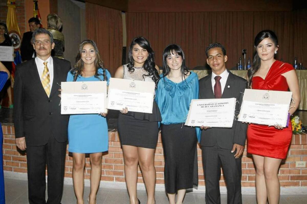 Iván Darío Montoya, Renata Vega, Lizeth Cepeda, Nancy Estela Vesga, Sebastián Castillo y Diana Córdoba. (Foto: Cesar Flórez / VANGUARDIA LIBERAL)