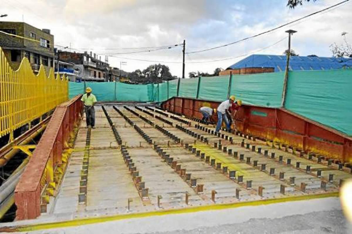 La fundición de la placa del puente “La Aurora” se realizará el próximo 9 de febrero, se tiene previsto el cierre de la vía desde el miércoles en horas de la tarde. (Foto: Archivo/VANGUARDIA LIBERAL)