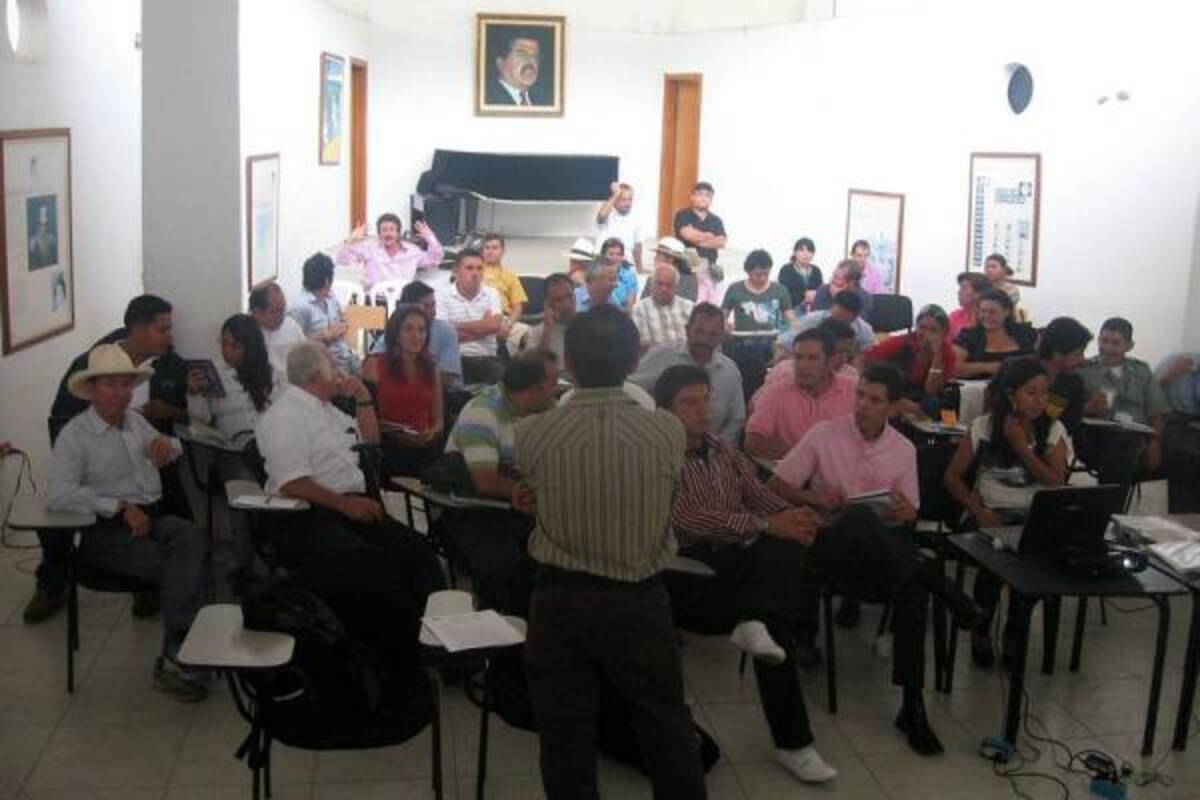 Actores que integran el sistema turístico de la Región entre las provincia de Vélez, Santander y de Ricaurte, Boyacá que trabajan en la formulación del plan subregional de turismo.(Foto: Nancy Acuña R /VANGUARDIA LIBERAL)
