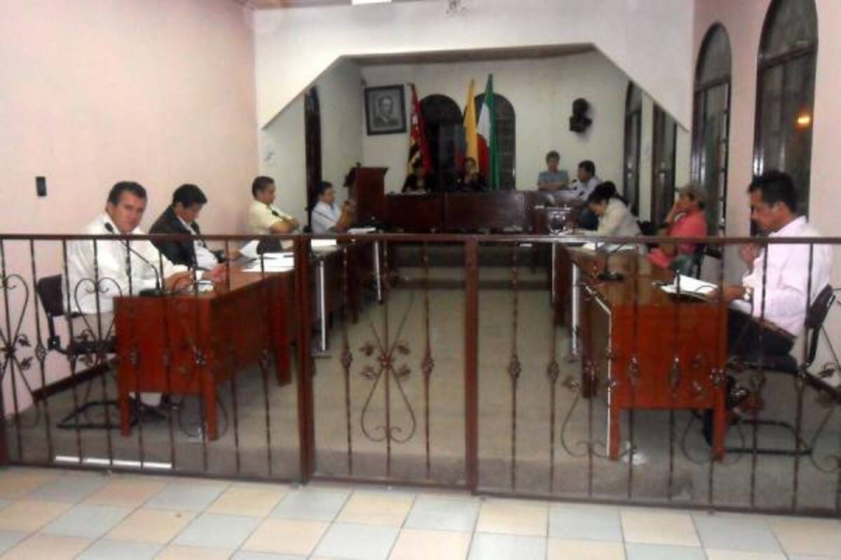Aspectos de la sesión del Concejo de Barbosa, en la cual el alcalde, Jorge Ardila, presentó proyecto de acuerdo para aprobación de presupuesto.(Foto: Suministrada /VANGUARDIA LIBERAL)