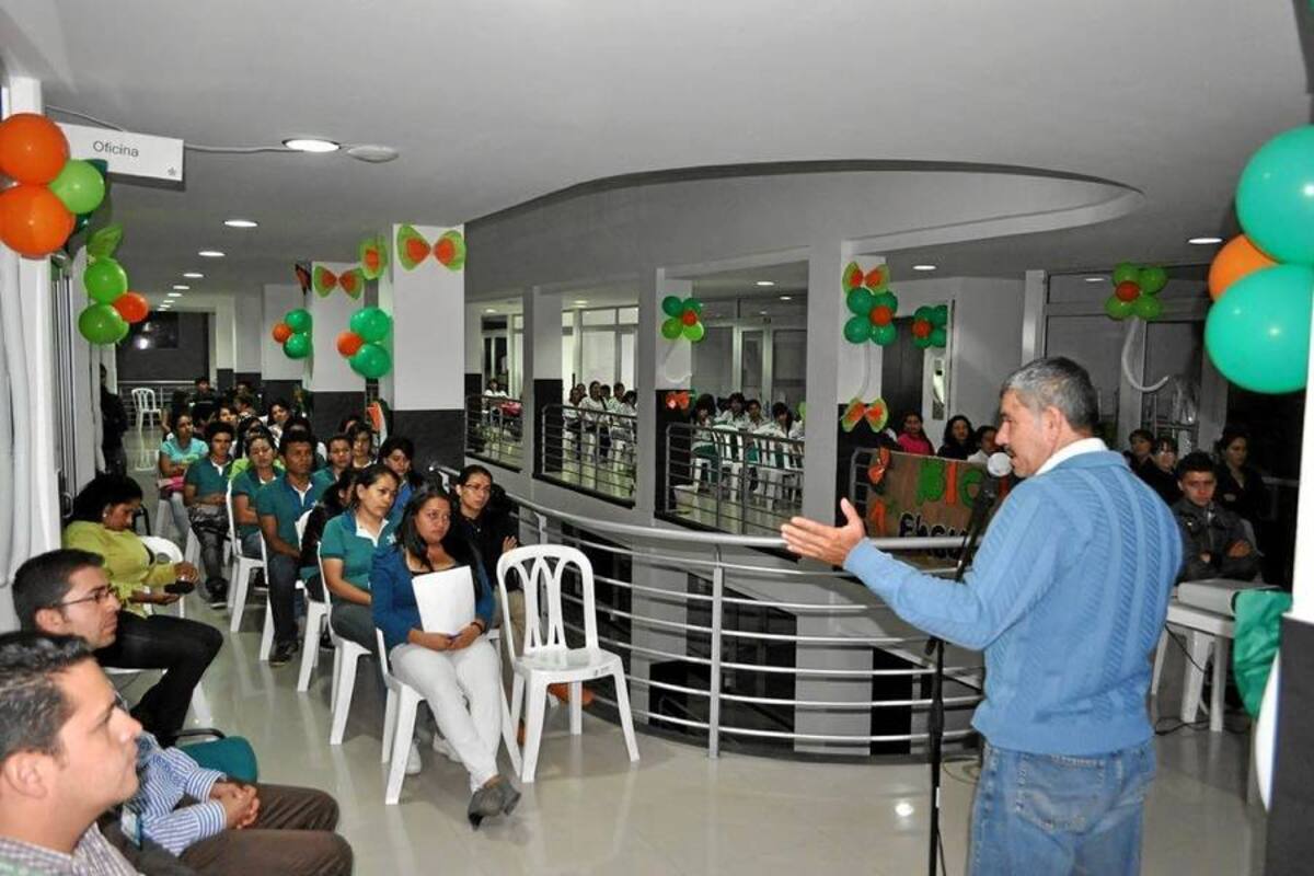 Aspecto de la reunión de egresados realizada en el Centro Agroempresarial del Oriente, Sena, sede Barbosa, evento donde se compartieron experiencias y se realizó también una variada programación cultural. (Foto: Luis Fernando Martínez V./VANGUARDIA LIBERAL)