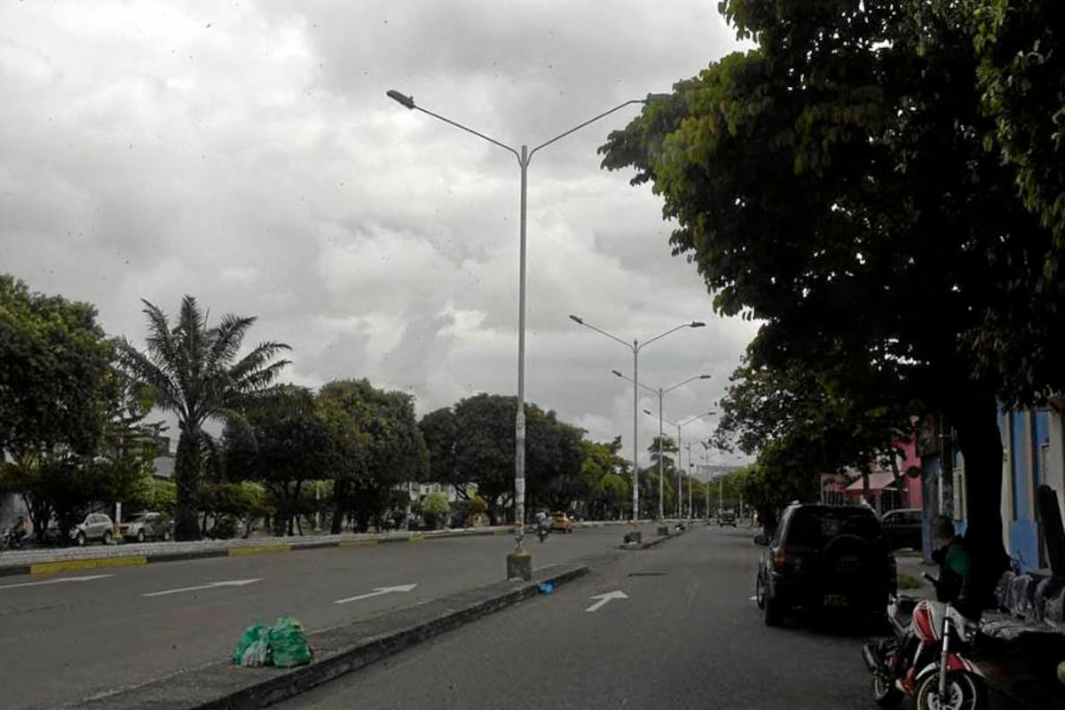 Alumbrado navideño en Barranca brilla…, pero por su ausencia (Foto: Edgar Pernett/VANGUARDIA LIBERAL )