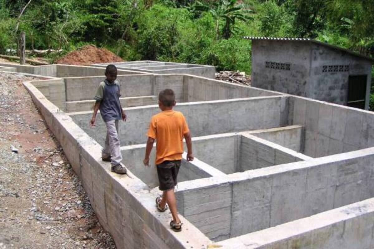 Luego de 10 años de construida, la planta de tratamiento de aguas residuales en el barrio Antonio Nariño se ha convertido en todo un 'dolor de cabeza' para sus habitantes, pues están expuesto a constantes malos olores. (Foto: Archivo / VANGUARDIA LIBERAL)