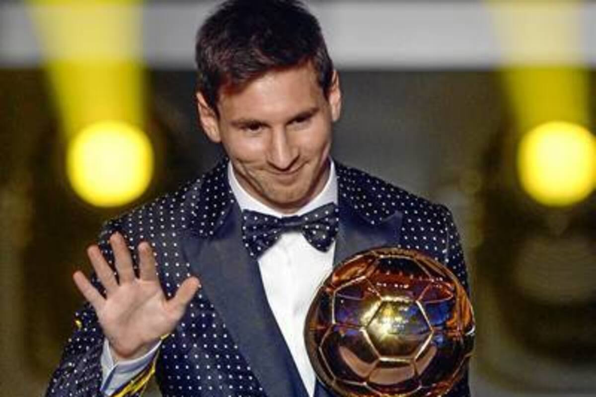 El delantero del Barcelona Lionel Messi, ganador ayer de su cuarto Balón de Oro consecutivo, afirmó tras la ceremonia de premios, con el galardón ya en sus manos, que todos ellos son “especiales” y que no se acostumbra a ganarlos, aunque parezca casi rutinario. (Foto: AFP / VANGUARDIA LIBERAL)