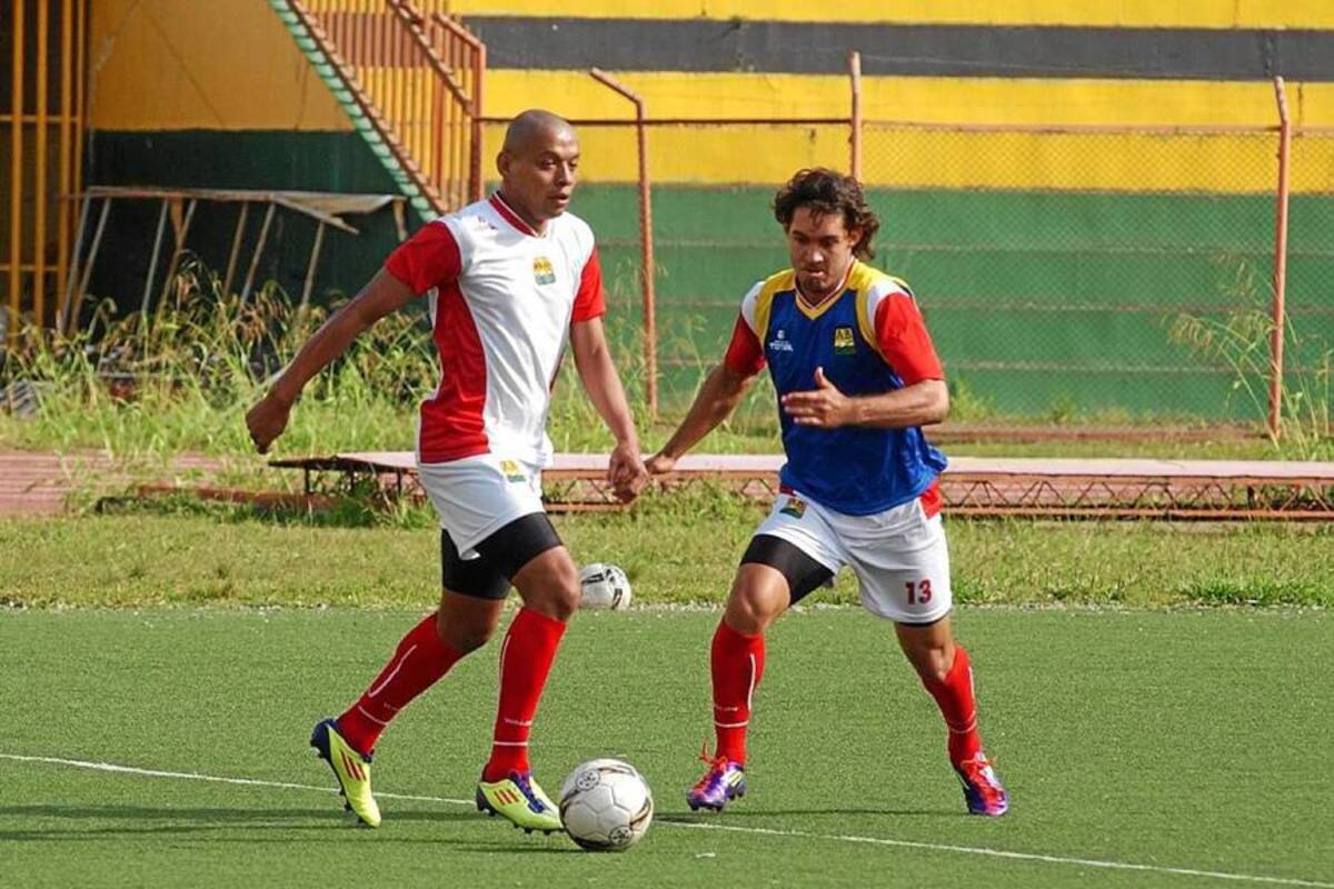 Atlético Bucaramanga cumplió ayer el primer entrenamiento pensando en el Deportivo Pereira. El equipo amarillo no quiere regalar puntos en casa y tiene la expectativa de superar a uno de los nuevos inquilinos de la categoría. (Foto: Archivo / VANGUARDIA LIBERAL )