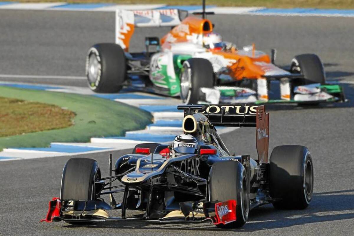 El piloto finlandés Kimi Räikkönen se reencontró ayer de manera oficial con la Fórmula Uno y, a los mandos de un Lotus – Renault, no tuvo problemas para demostrar que no ha perdido la velocidad que lo caracterizó en el pasado. (Foto: EFE / VANGAURDIA LIBERAL)