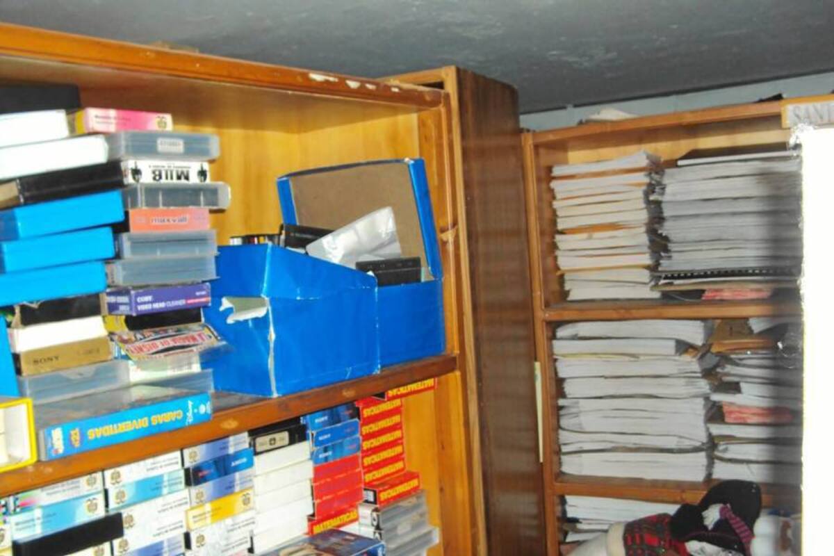 Desde hace meses, los libros de la biblioteca están almacenados en una de las salas del centro cultural, sin que la comunidad estudiantil pueda usarlos para consultar tareas. (Foto: Brayner R. García Ardila /VANGUARDIA LIBERAL)