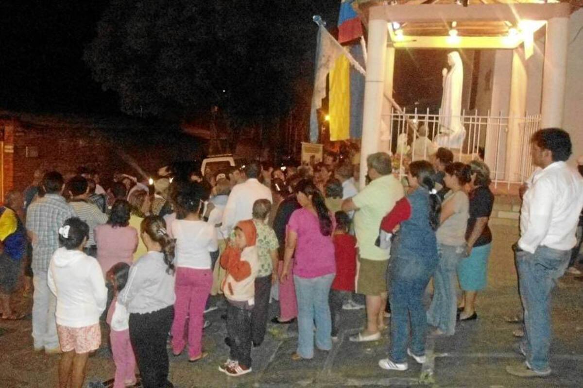 “Fe o Ley la Virgen no se deja mover”, dice comunidad