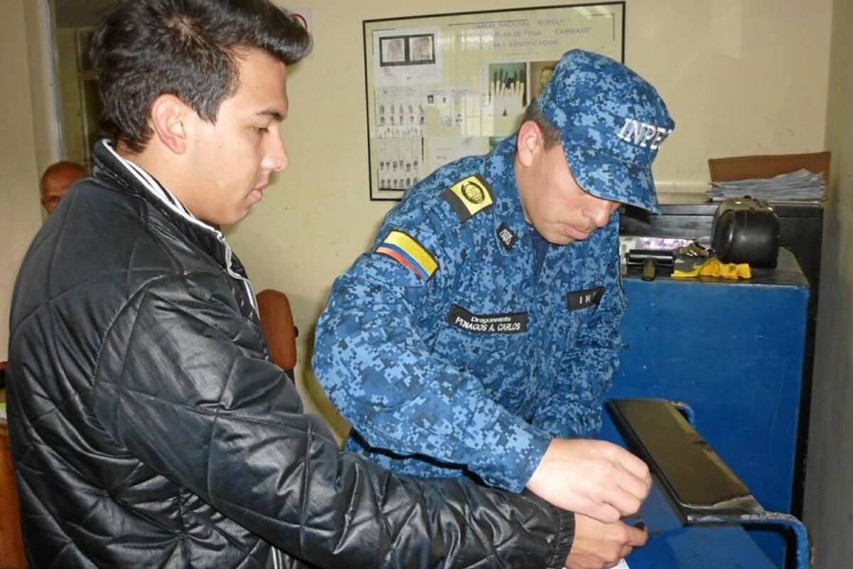Carlos Cárdenas en las diligencias de legalización de su captura. (Foto: Suministrada/VANGUARDIA LIBERAL)