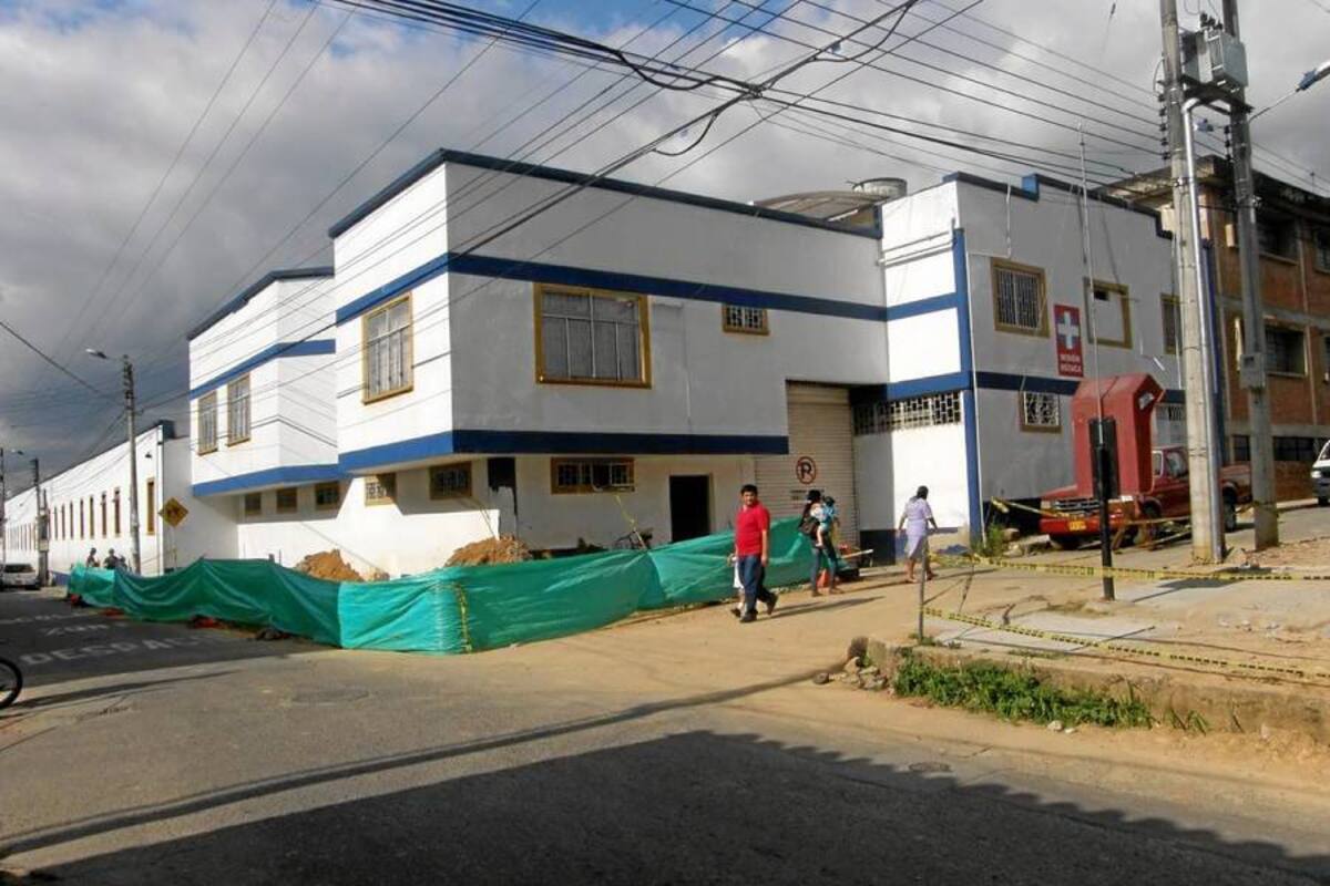 El Hospital local de Piedecuesta inició las obras de re potenciación de la estructura eléctrica. (Foto: Edgar Omar Bustos A/ VANGUARDIA LIBERAL )