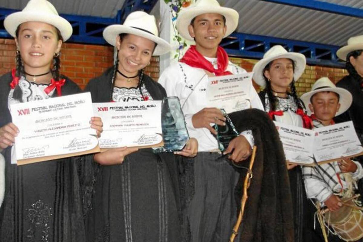 Aspecto de la premiación del Festival Nacional del Moño, a las parejas ganadoras en las diversas categorías, evento que se realizó recientemente en Jesús María Santander. (Foto: Luis Fernando Martínez Vargas /VANGUARDIA LIBERAL)