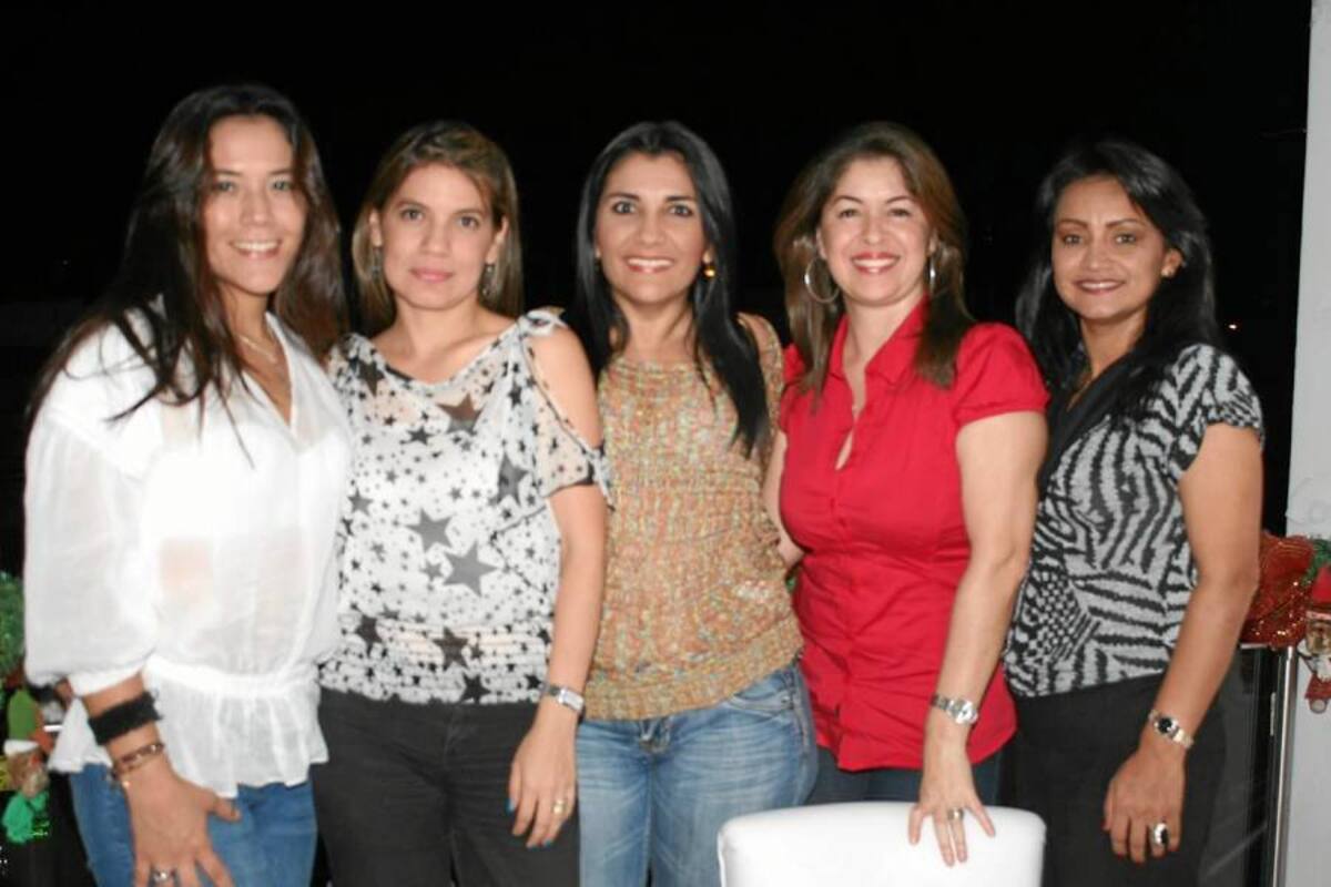 Patricia Duarte, Maritza Pabón, Rocío Chica, Catherine Rubiano y Sandra Rodríguez. (Foto: Mauricio Betancourt/ VANGUARDIA LIBERAL)