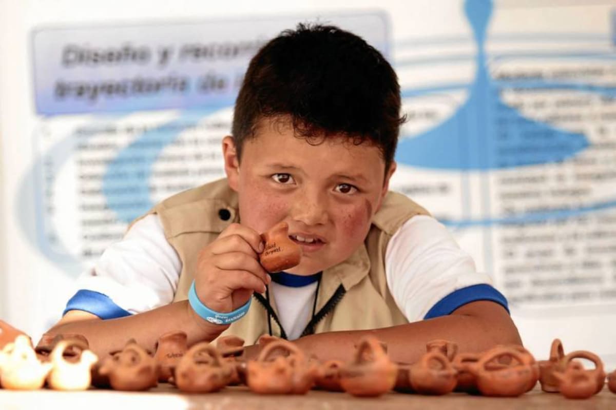 Johan Alejandro Sisa, quien es el actual campeón de la Feria ‘Ondas’. Su proyecto, conocido como “el de los tiestos”, representará a Colombia en la Feria Internacional que se realizará en Perú. (Foto: Javier Gutiérrez / VANGUARDIA LIBERAL)