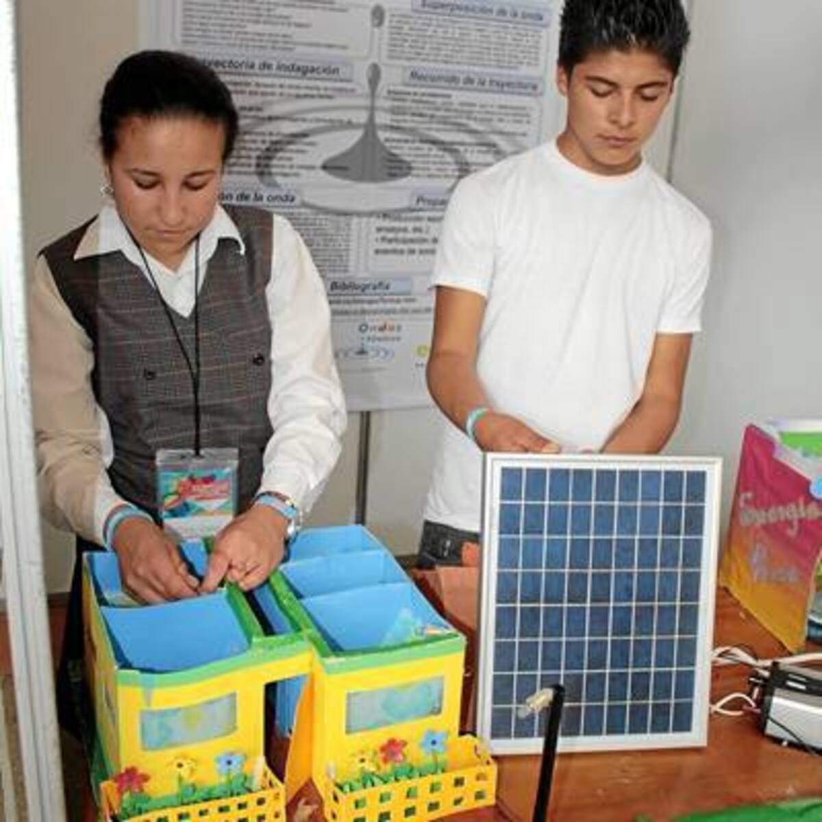 Energía Pura Plantel: Institución Educativa Naguatá, Boyacá. Ciudad: Ramiriquí, Boyacá. Estudiantes: Diana Paola García y Diego Ramos. (Foto: Javier Gutiérrez / VANGUARDIA LIBERAL)