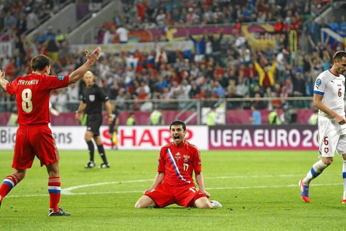 Alán Dzagoev se convirtió en la gran figura del partido entre rusos y checos, al convertir dos de los cuatro goles de su equipo. El delantero celebró a rabiar sus goles y el triunfo de Rusia. (Foto: EFE / VANGUARDIA LIBERAL)