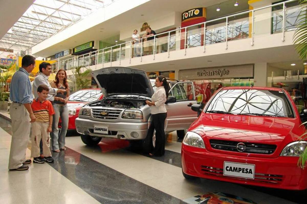 Las ventas de vehículos en el país podrían representar a la industria casi $10 billones. (Foto: Archivo/VANGUARDIA LIBERAL )