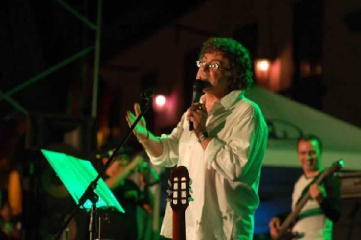 Mañana, Piero, el cantautor argentino, deleitará al público con sus recordadas canciones. La presentación se llevará a cabo en el parque Peralta. Junto a él estará el dueto local 'Música para el Pie Izquierdo'.(Foto: Archivo/VANGUARDIA LIBERAL )