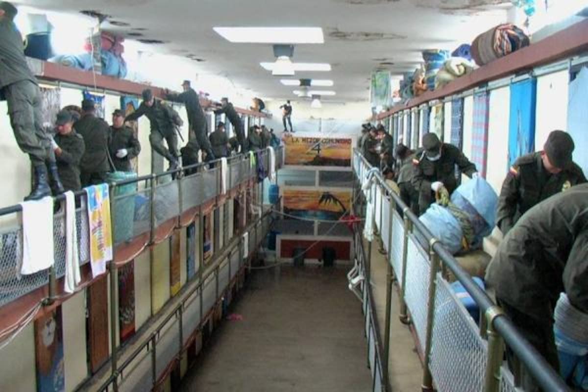 La Cárcel Modelo de Bucaramanga está ubicada sobre la calle 45 en inmediaciones del barrio Alfonso López de Bucaramanga y ha sido motivo de polémica por parte de la Defensoría del Pueblo y las autoridades civiles porque presenta hacinamiento y además requiere con urgencia ser trasladada del centro de la ciudad.(Foto: Archivo / VANGUARDIA LIBERAL)